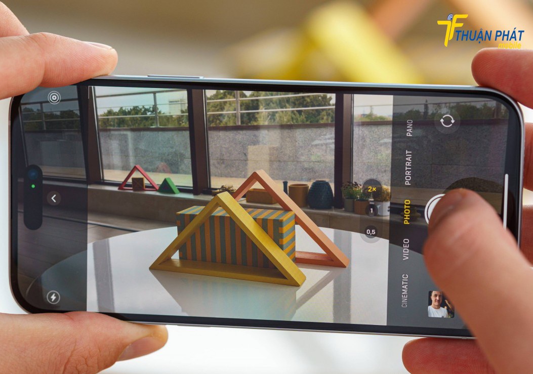 Camera iPhone 15 Plus bị rung