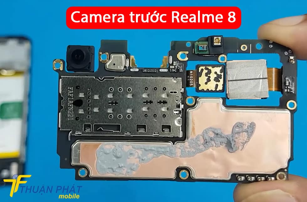 Camera trước Realme 8