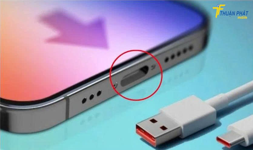 iPhone 15 Pro không sạc được