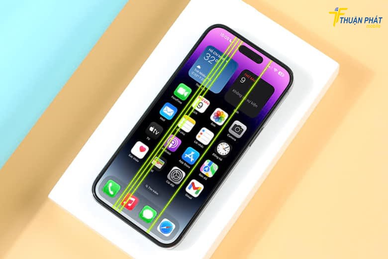 iPhone 15 Pro Max bị sọc màu xanh