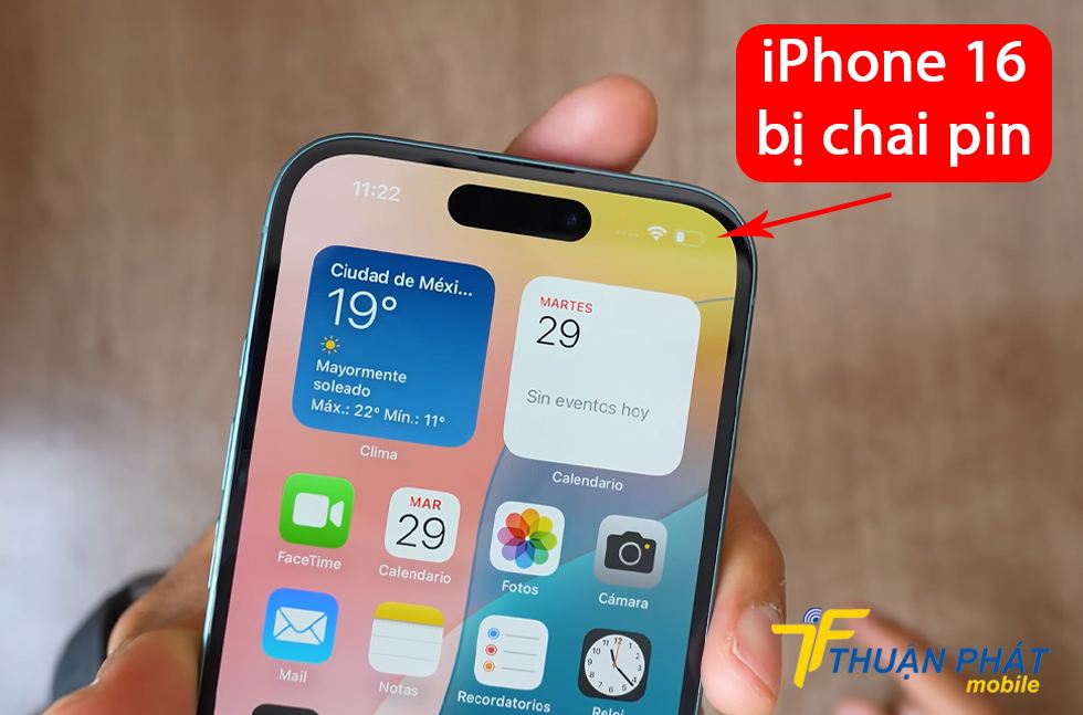 iPhone 16 bị chai pin