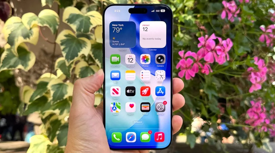 iPhone 17 Pro Max bị treo táo