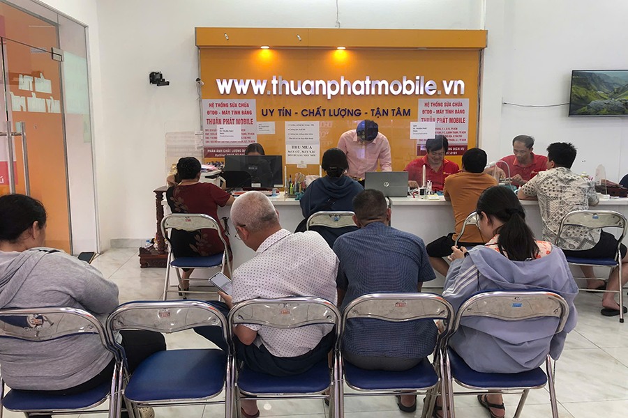 Khách hàng tại Thuận Phát Mobile Khách hàng tại Thuận Phát Mobile