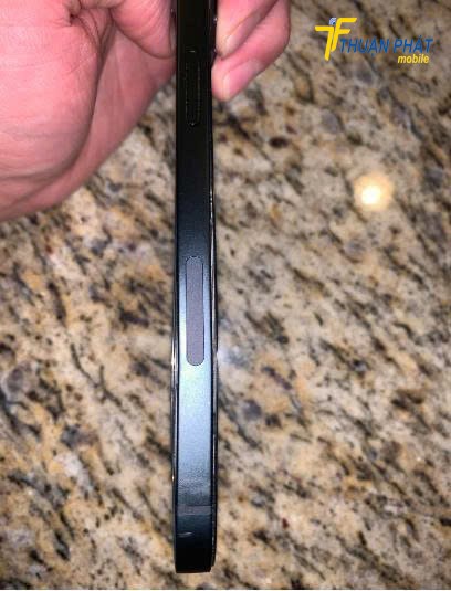Khung viền iPhone 14 Plus bị cong