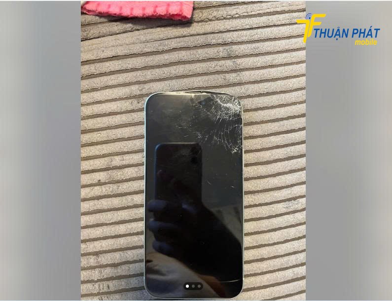 Màn hình iPhone 15 Plus bị bể
