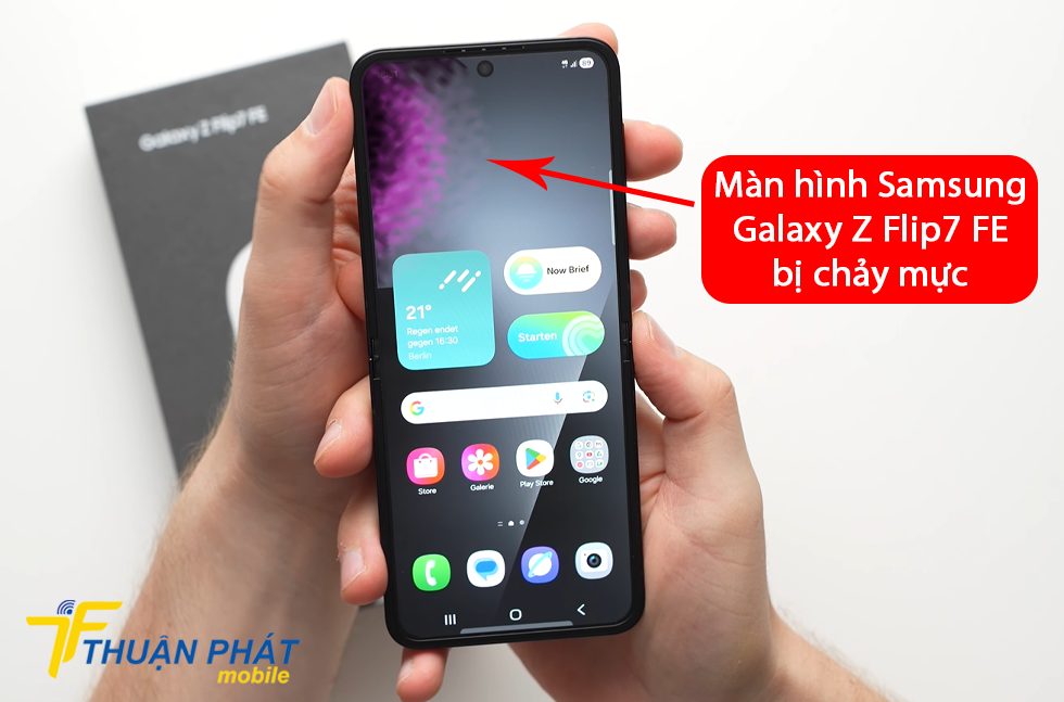 Màn hình Samsung Galaxy Z Flip7 FE bị chảy mực