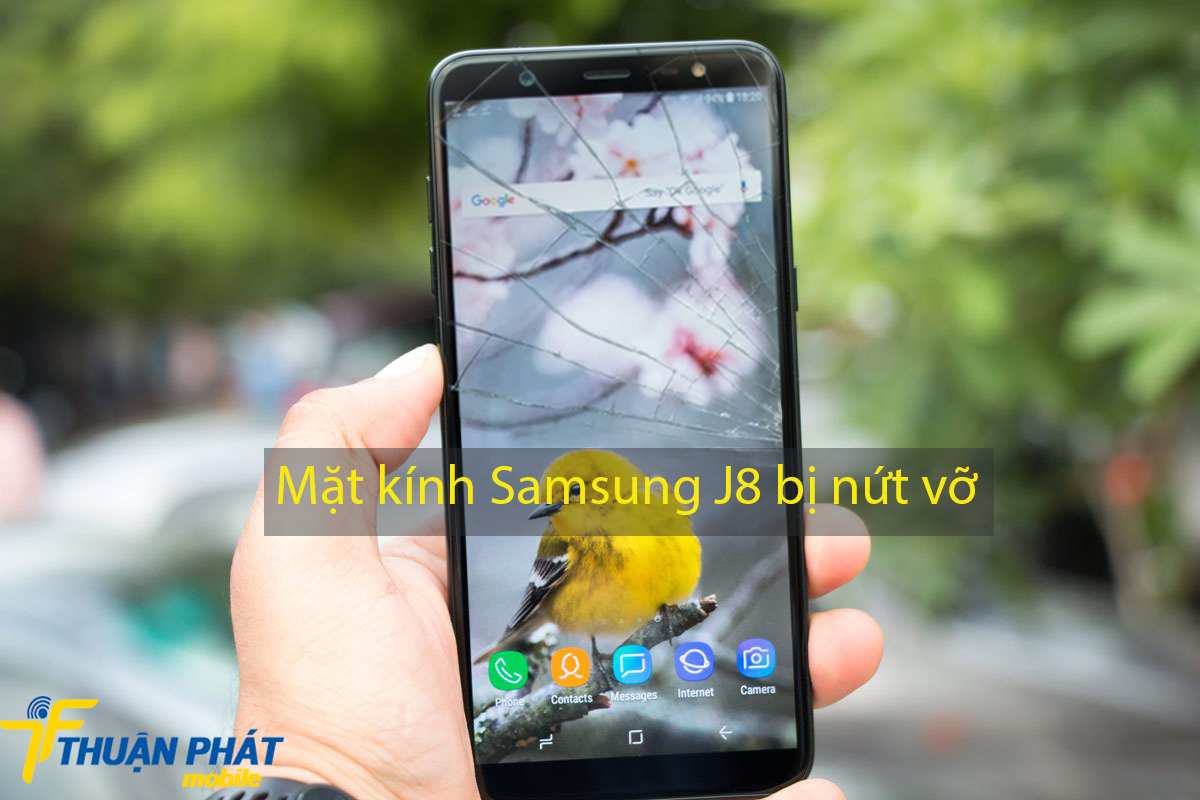Mặt kính Samsung J8 bị nứt vỡ