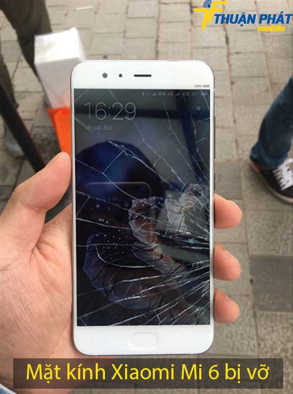 Mặt kính Xiaomi Mi 6 bị vỡ