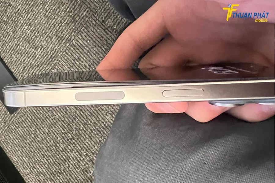 Pin iPhone 15 Pro Max bị phồng