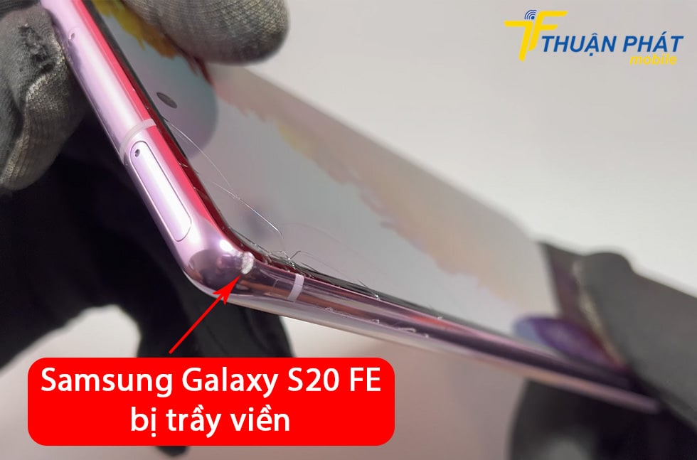 Samsung Galaxy S20 FE bị trầy viền