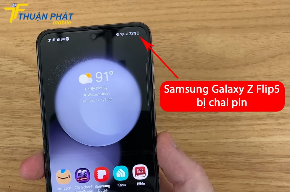 Samsung Galaxy Z Flip5 bị chai pin
