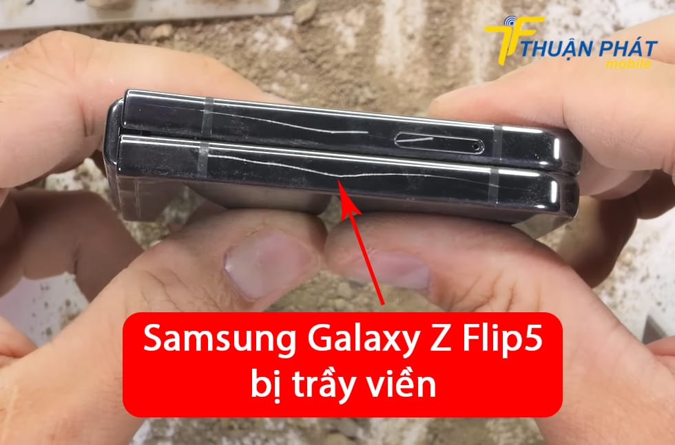 Samsung Galaxy Z Flip5 bị trầy viền