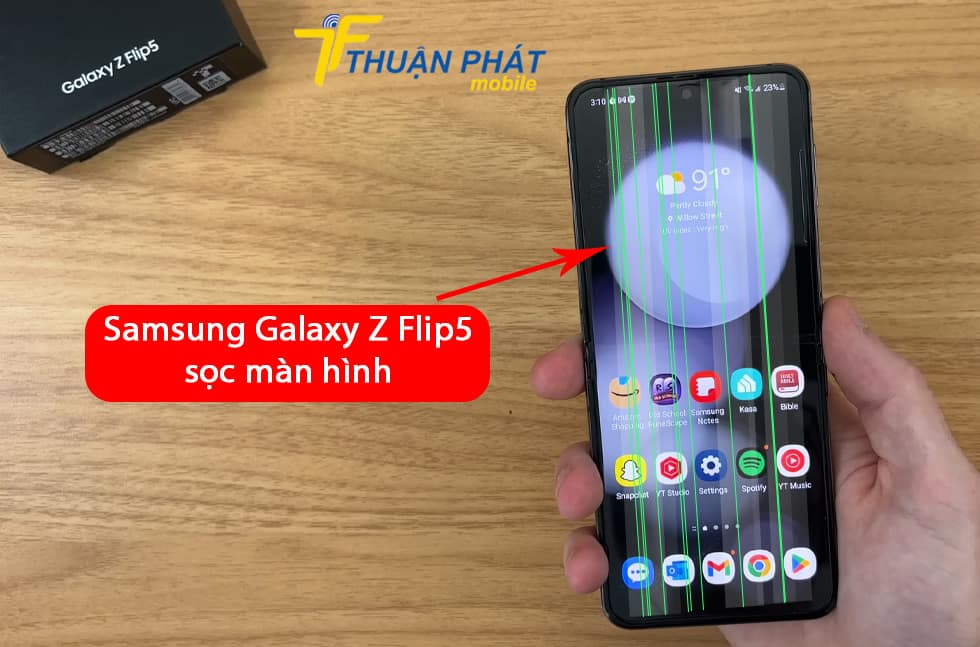 Samsung Galaxy Z Flip5 sọc màn hình