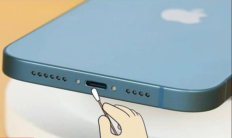 Vệ sinh cổng sạc iPhone 14 Plus