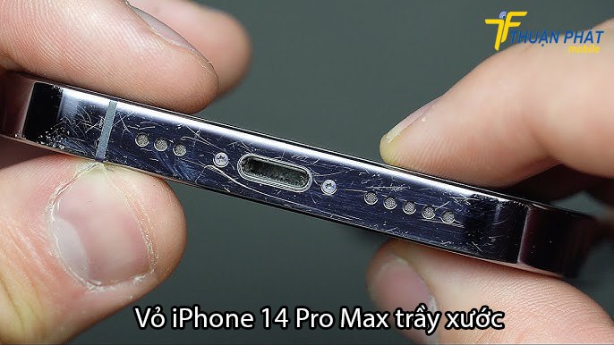 Vỏ iPhone 14 Pro Max trầy xước